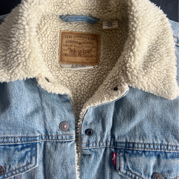 Levi’s Sherpa denim jacket size XS - Picture 2 of 3